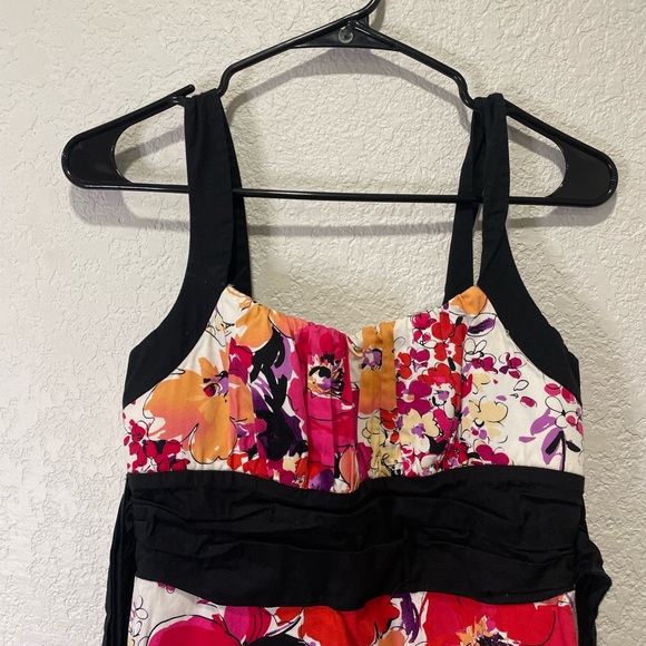 Adorable size 12 Floral Dress - Picture 2 of 7